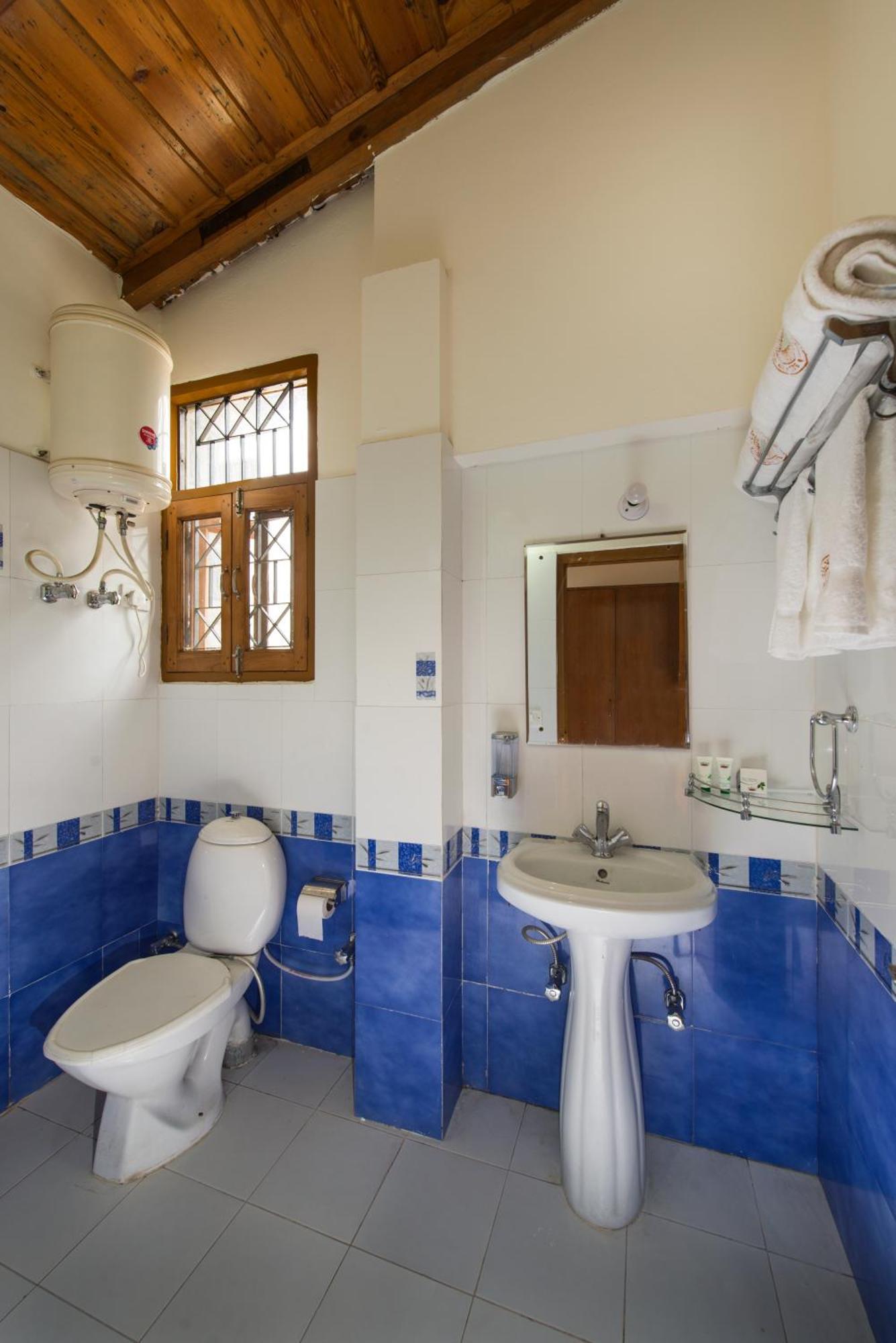 Ivy The Boutique Hotel Near Neem Karoli Temple 나이니탈 외부 사진
