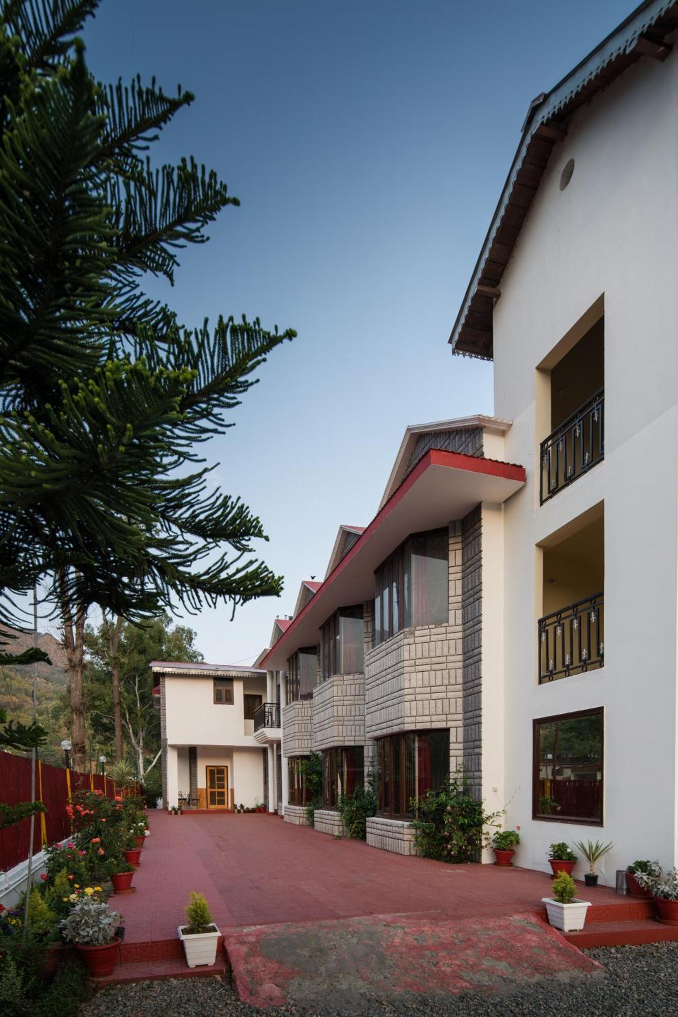 Ivy The Boutique Hotel Near Neem Karoli Temple 나이니탈 외부 사진