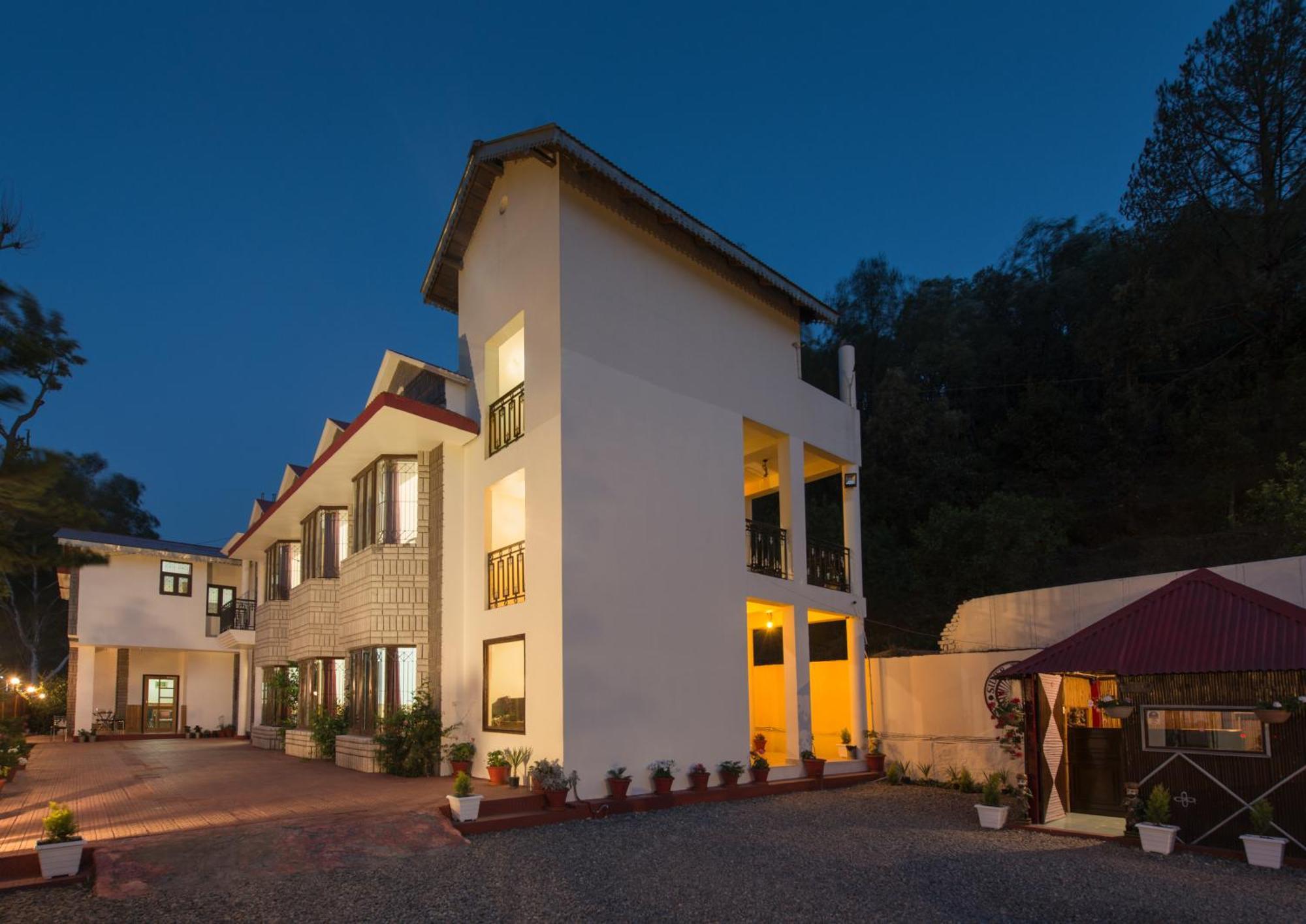 Ivy The Boutique Hotel Near Neem Karoli Temple 나이니탈 외부 사진