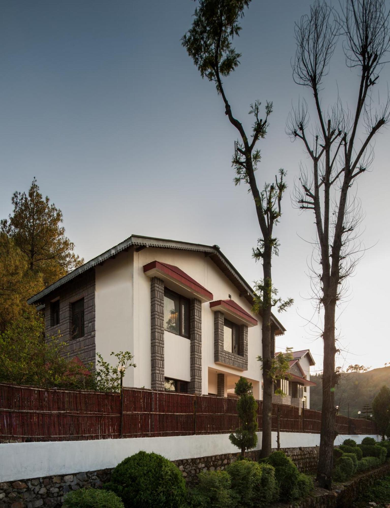 Ivy The Boutique Hotel Near Neem Karoli Temple 나이니탈 외부 사진